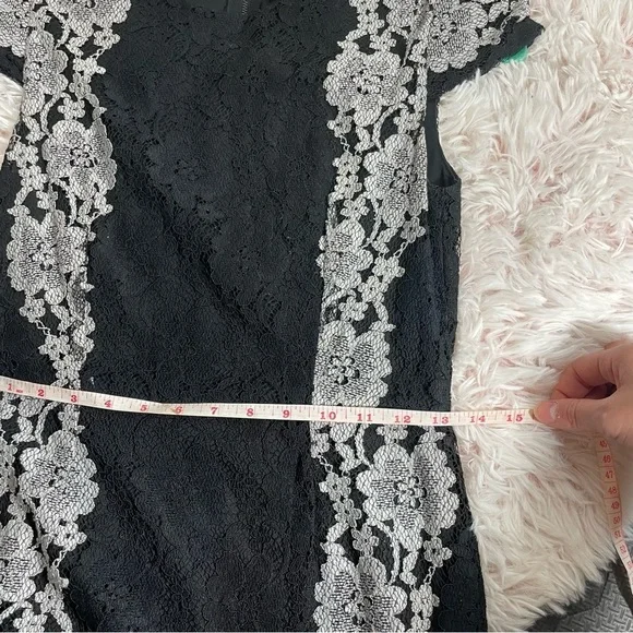 Betsey Johnson Women's Dress Black White Floral Size 2 - Picture 9 of 13